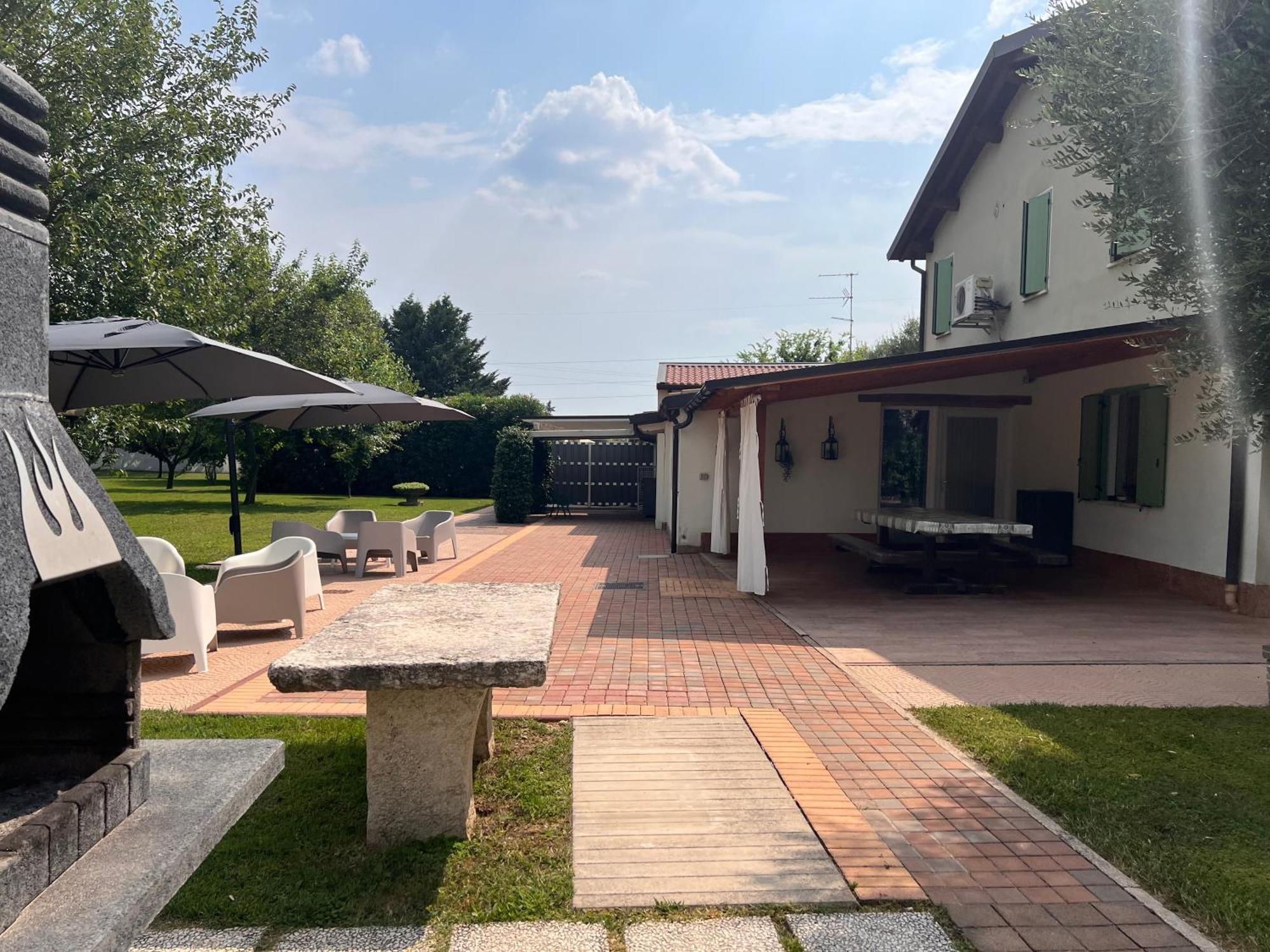 Appartamento "Casa Vacanze Corte Ara Decima" Сона Екстериор снимка