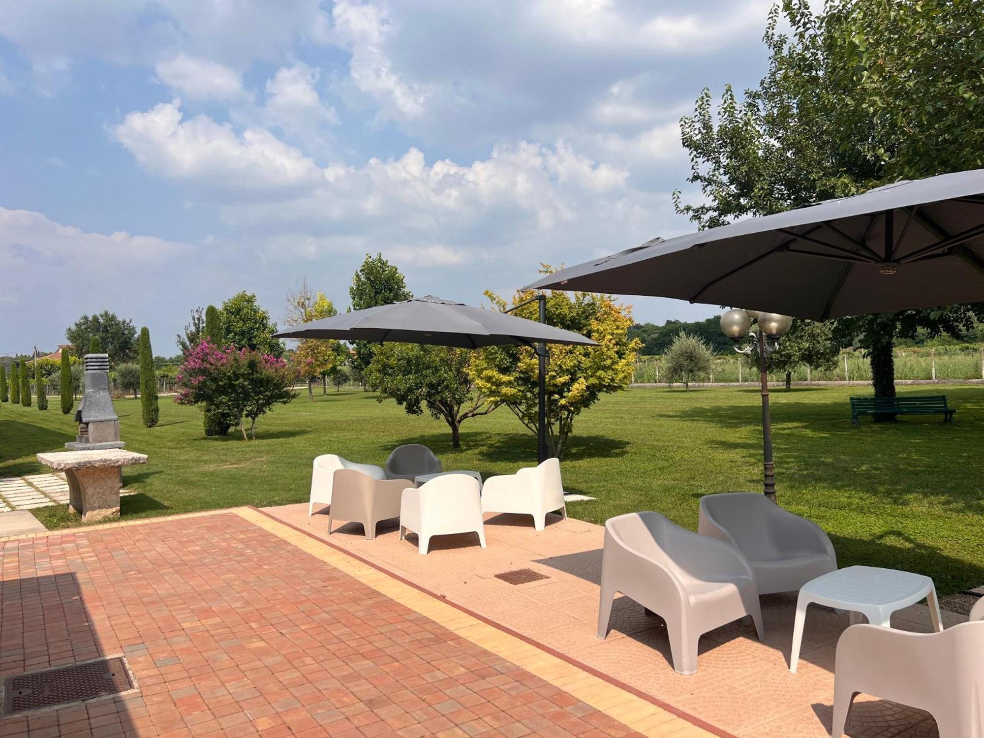 Appartamento "Casa Vacanze Corte Ara Decima" Сона Екстериор снимка