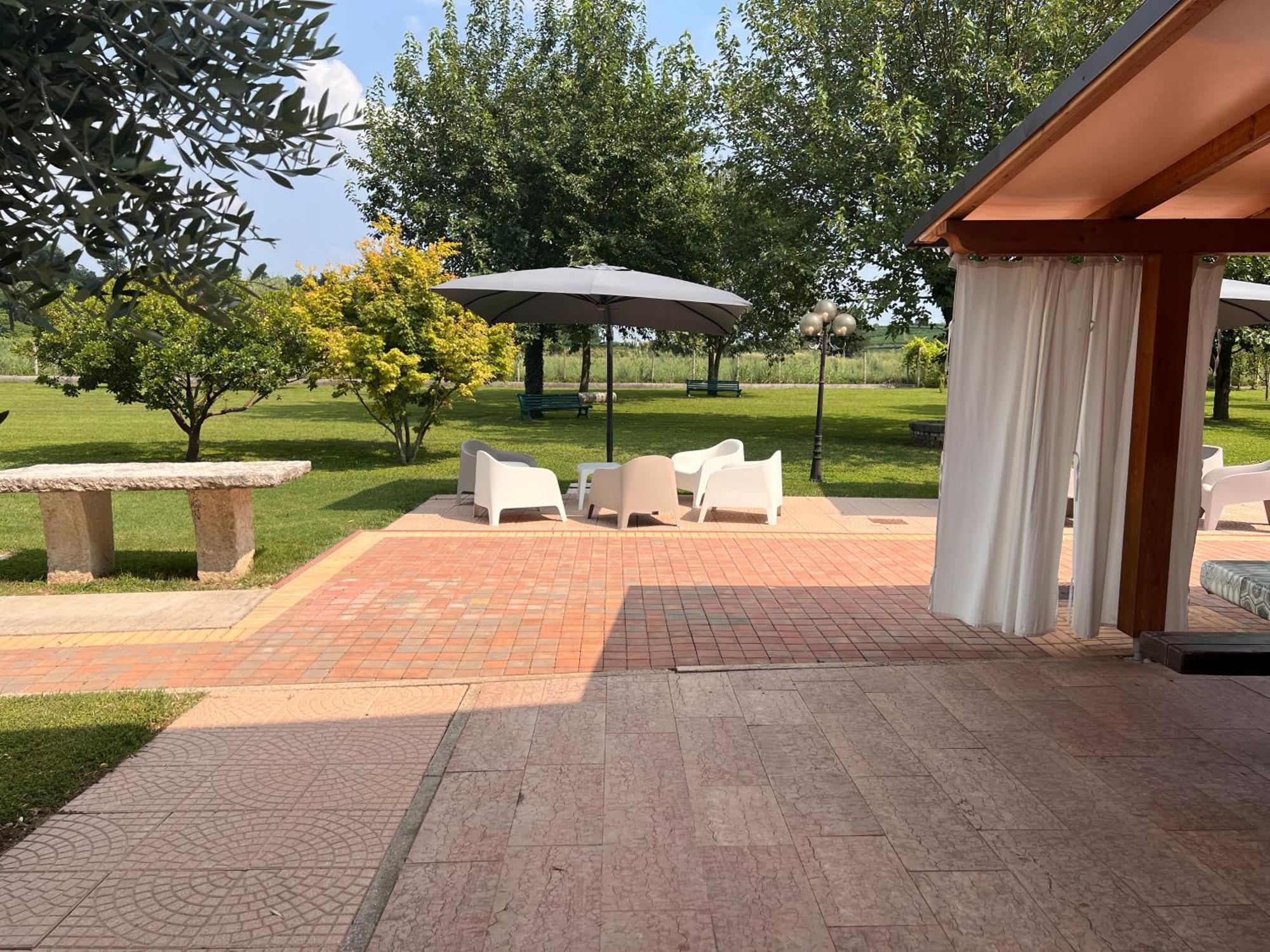 Appartamento "Casa Vacanze Corte Ara Decima" Сона Екстериор снимка