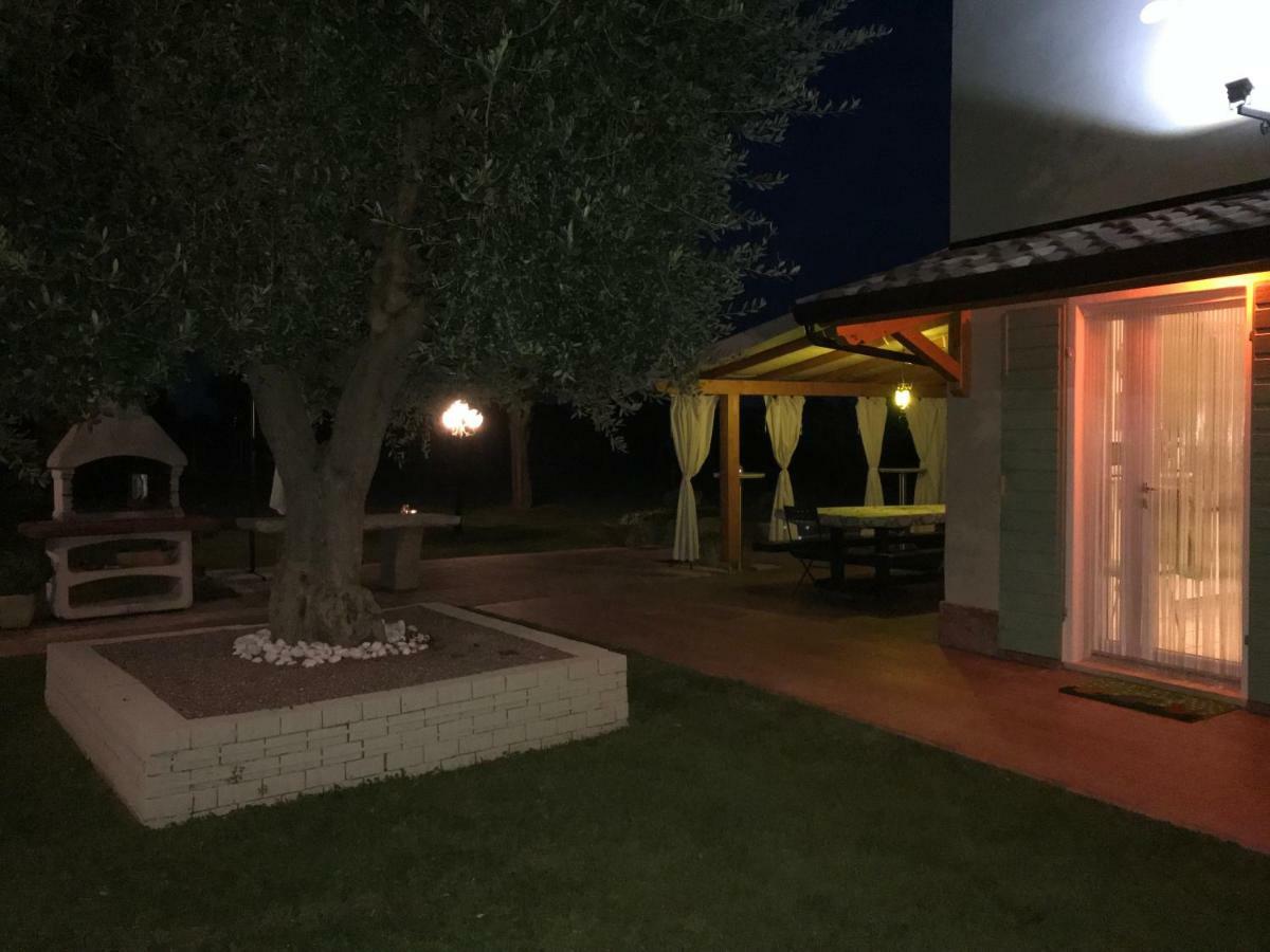 Appartamento "Casa Vacanze Corte Ara Decima" Сона Екстериор снимка