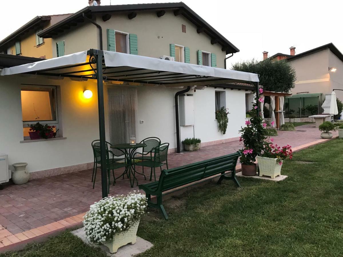 Appartamento "Casa Vacanze Corte Ara Decima" Сона Екстериор снимка