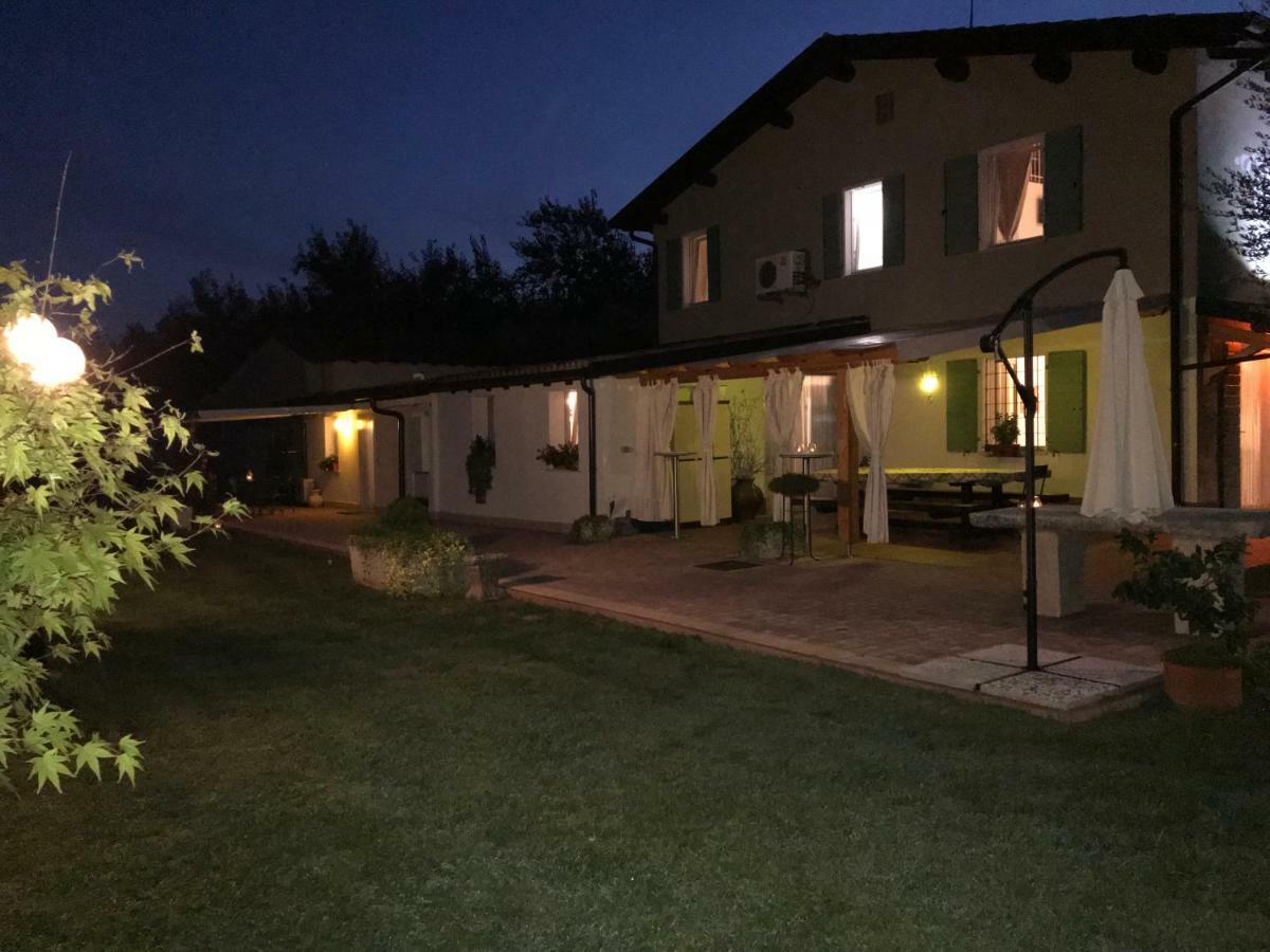 Appartamento "Casa Vacanze Corte Ara Decima" Сона Екстериор снимка