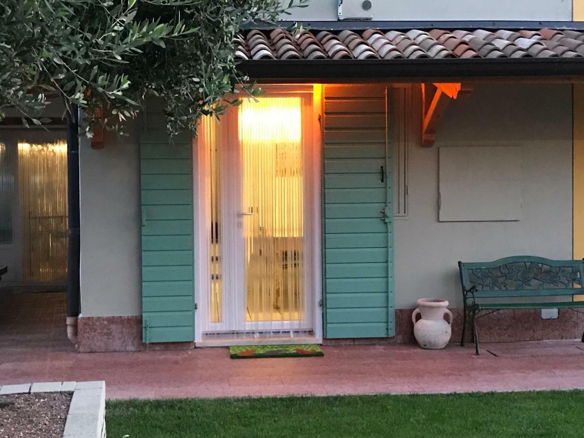 Appartamento "Casa Vacanze Corte Ara Decima" Сона Екстериор снимка