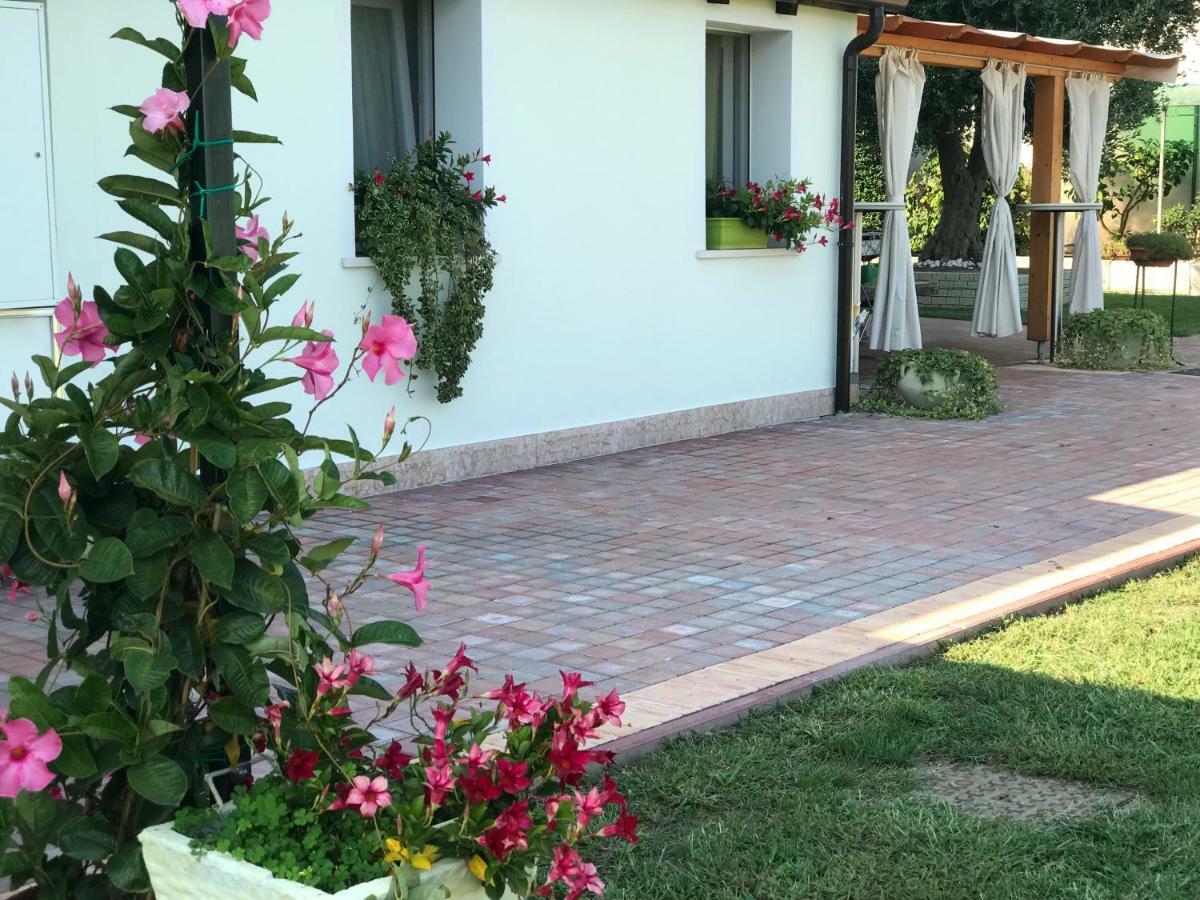 Appartamento "Casa Vacanze Corte Ara Decima" Сона Екстериор снимка