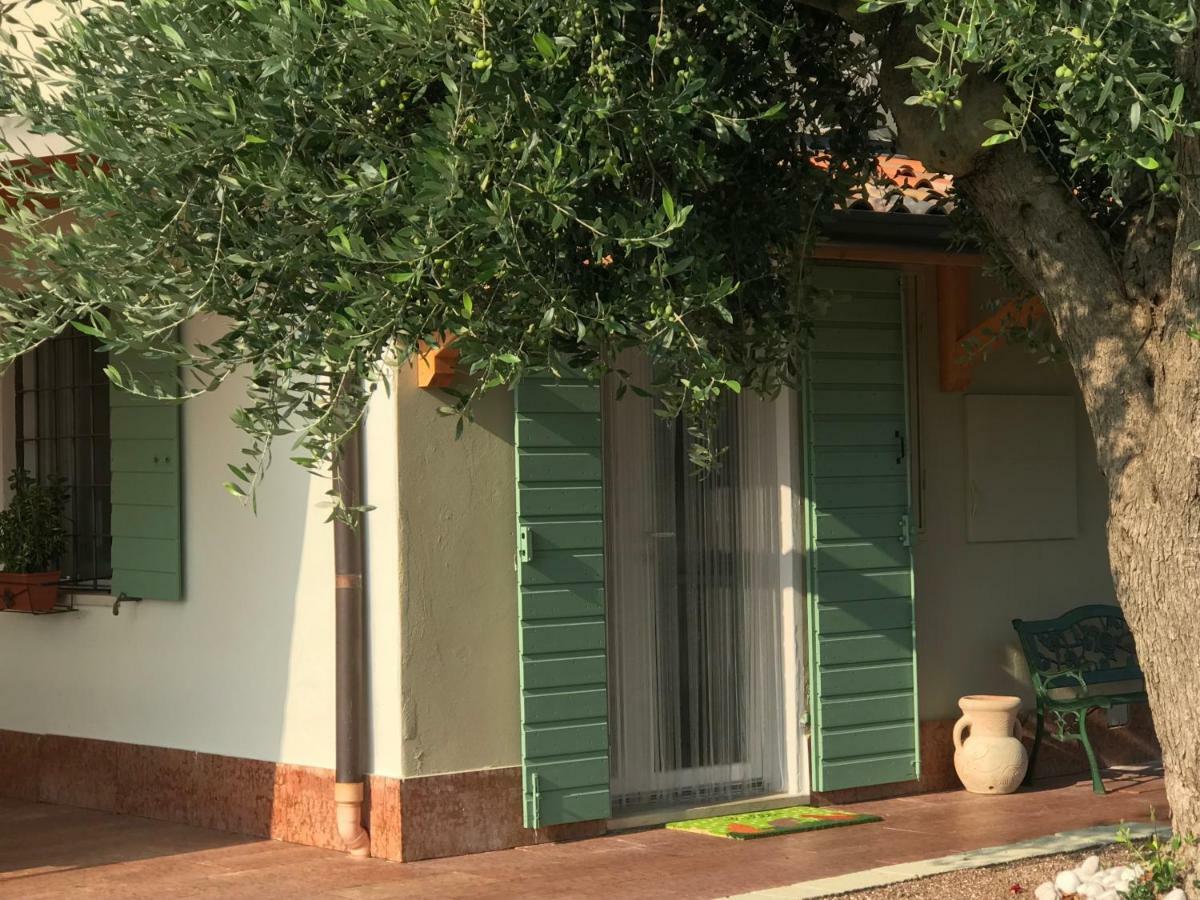 Appartamento "Casa Vacanze Corte Ara Decima" Сона Екстериор снимка